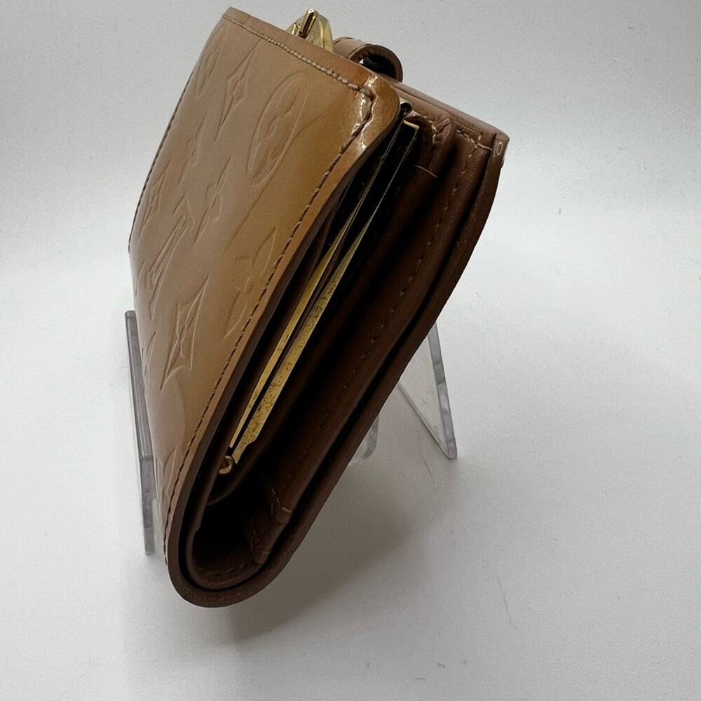 GUC Louis Vuitton Tan Vernis Bifold Kisslock Wallet - Picture 4 of 8